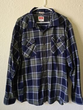 Wrangler Navy and Olive Green Plaid Button-Down Shirt